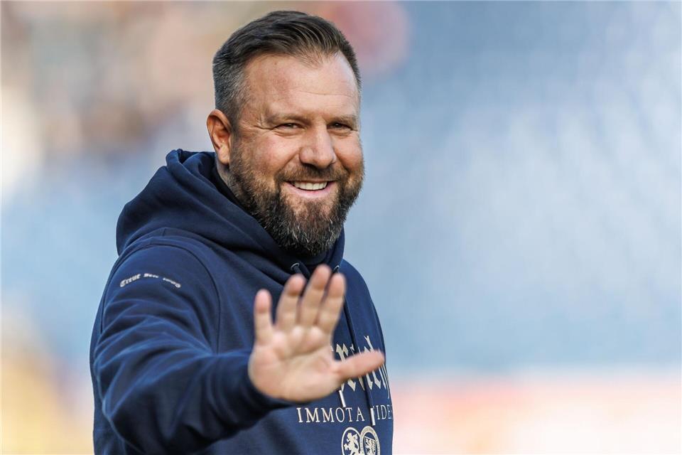 Wieder im Training: Eintracht Braunschweig und Chefcoach Heiner Backhaus. (Archivbild)Andreas Gora/dpa