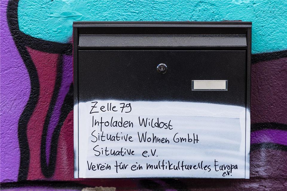 Wieder ist das alternative Wohnprojekt „Zelle 79“ in Cottbus angegriffen worden. Ein Böller zerstörte am Sonntagabend den Briefkasten am Gebäude.Frank Hammerschmidt/dpa