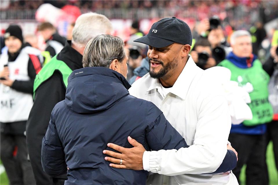 Wiedersehen beim Supercup und dann am achten Spieltag: Bayern-Coach Vincent Kompany (r) und sein BVB-Kollege Niko Kovac. (Archivbild)Sven Hoppe/dpa