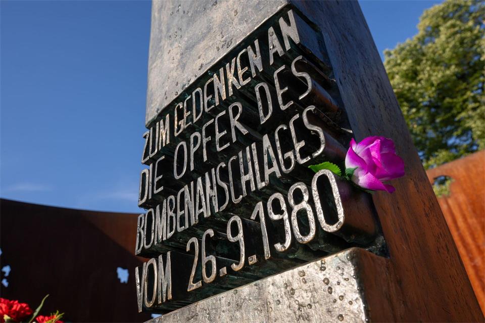 Wiesn-Einzug: OB Krause möchte am Erinnerungsort für die Attentat-Opfer von 1980 einen Halt einlegen. (Archivbild)Peter Kneffel/dpa