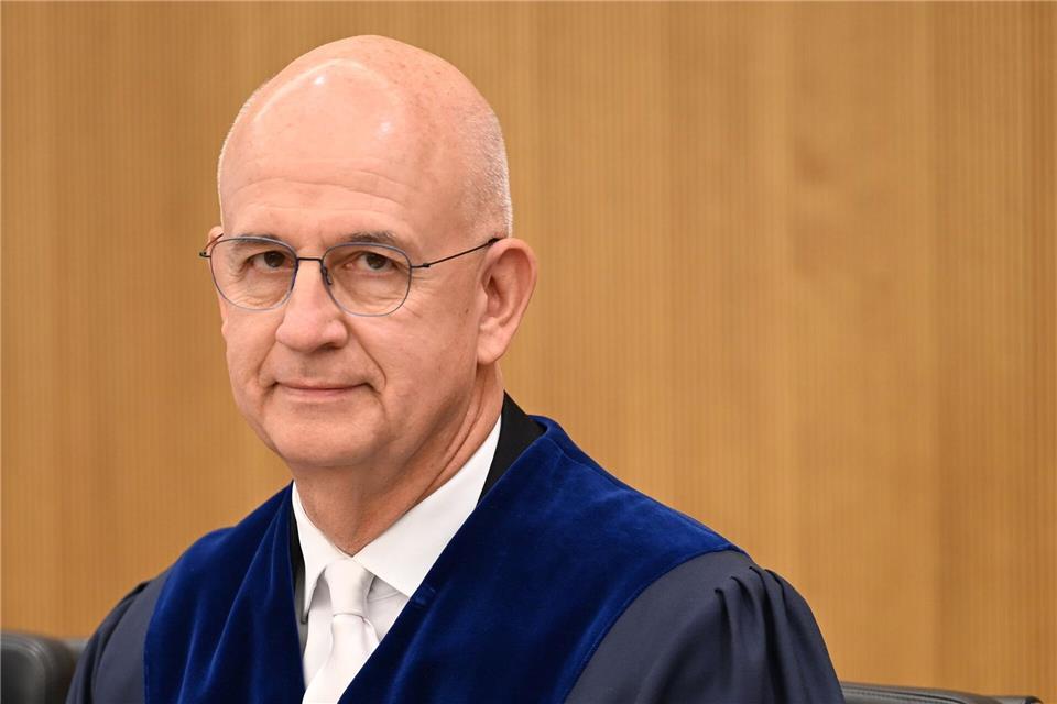 Wilhelm Wolf, Präsident des Staatsgerichtshofes, hat ein wegweisendes Urteil zum Wahlrecht verkündet. (Archivbild)Michael Brandt/dpa