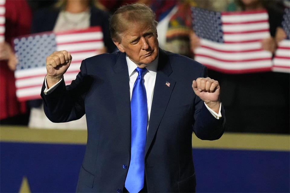 Will Bürger nach der Wahl belohnen: Präsident Trump.Alex Brandon/AP/dpa