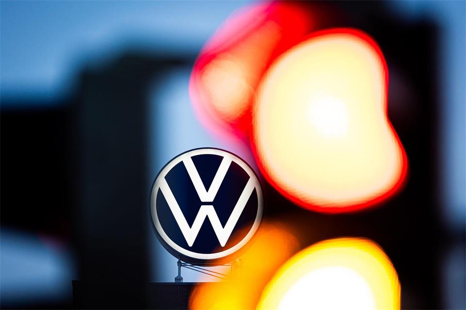 Will Volkswagen mehrere Tarifverträge kündigen? (Archivbild)Moritz Frankenberg/dpa