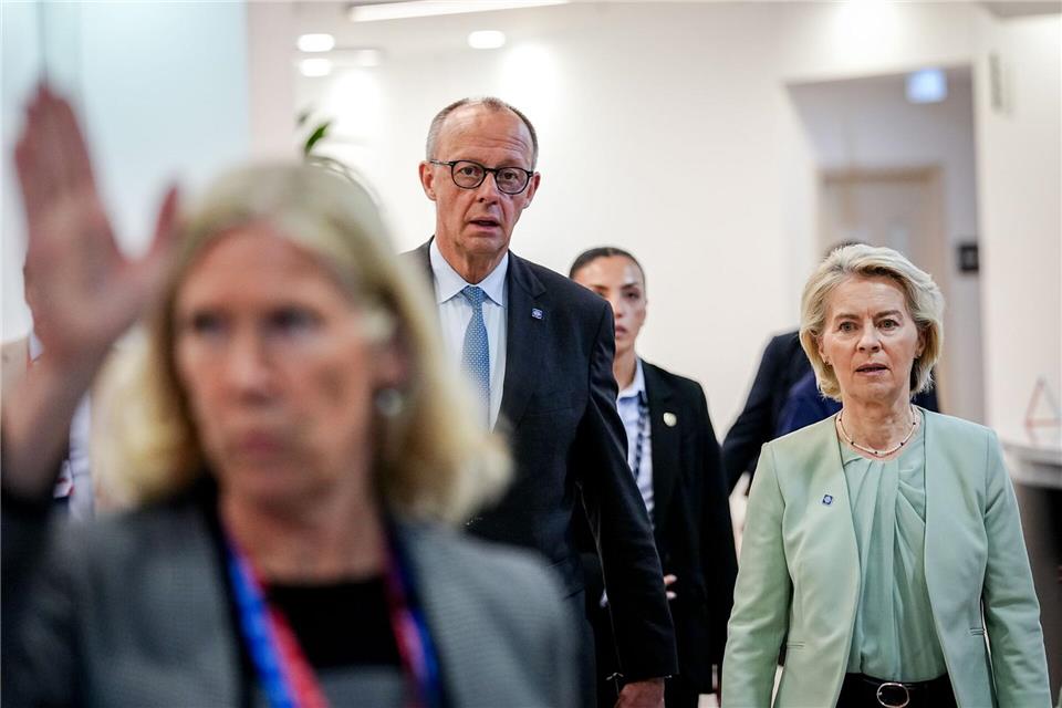 Will dem Iran ein Angebot machen: Kanzler Friedrich Merz reiste mit einem Vorstoß der Bundesregierung zum EU-Gipfel nach Zypern. Kommissionschefin von der Leyen präsentierte mögliche Maßnahmen gegen hohe Energiepreise.Kay Nietfeld/dpa