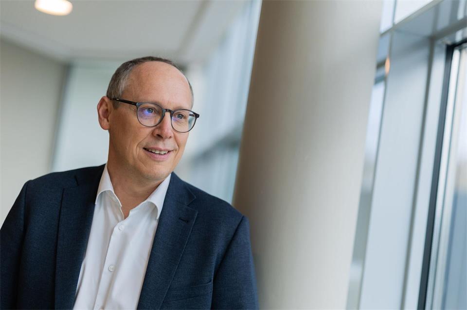 Will den Frauenhandball weiter professionalisieren: DHB-Vorstandsboss Mark Schober. (Archivbild)Rolf Vennenbernd/dpa