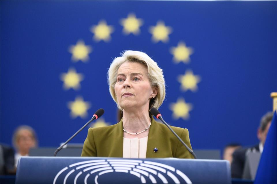 Von der Leyen: EU-Kommission stoppt Zahlungen an Israel Will den Mitgliedsländern Vorschläge für Sanktionen gegen extremistischen Minister und gegen gewalttätige Siedler unterbreiten: EU-Kommissionspräsidentin Ursula von der Leyen.Pascal Bastien/AP/dpa