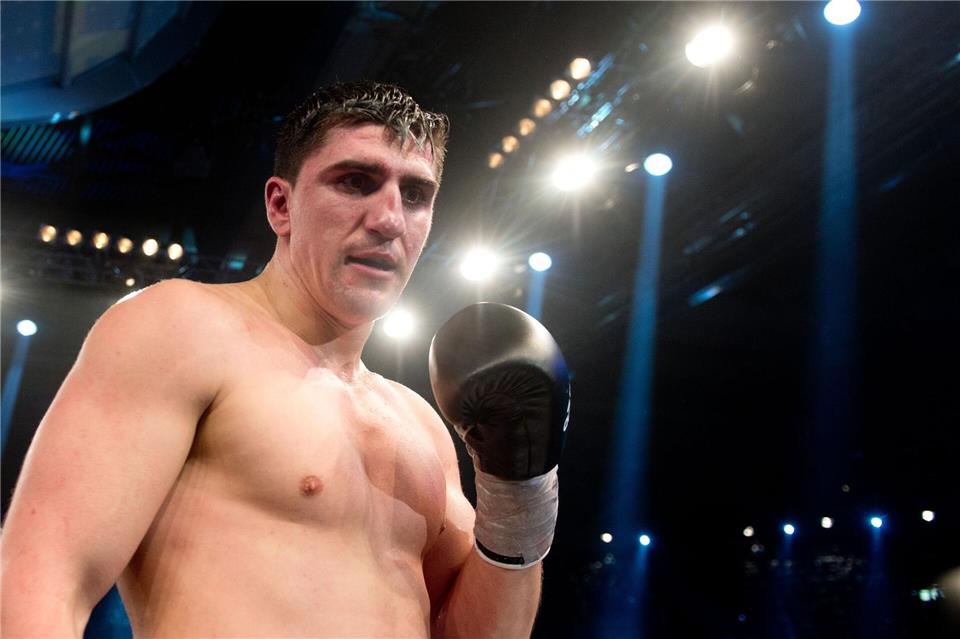Will im Ring nochmal angreifen: Marco Huck. (Archivbild)picture alliance / Sebastian Kahnert/dpa