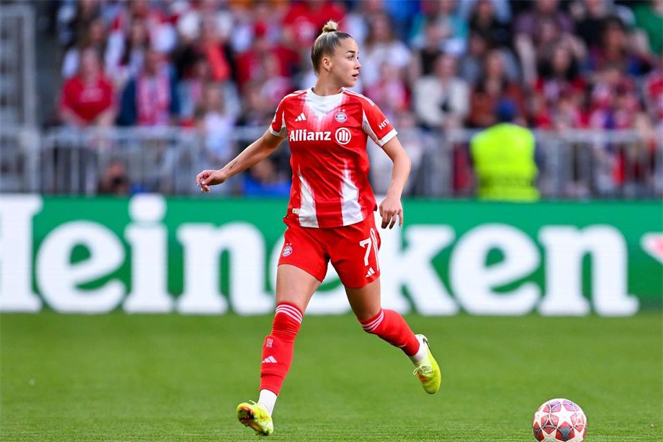 Will in der Champions League erneut um den Titel mitspielen: Bayern Münchens Giulia Gwinn. (Archivbild)Sven Hoppe/dpa