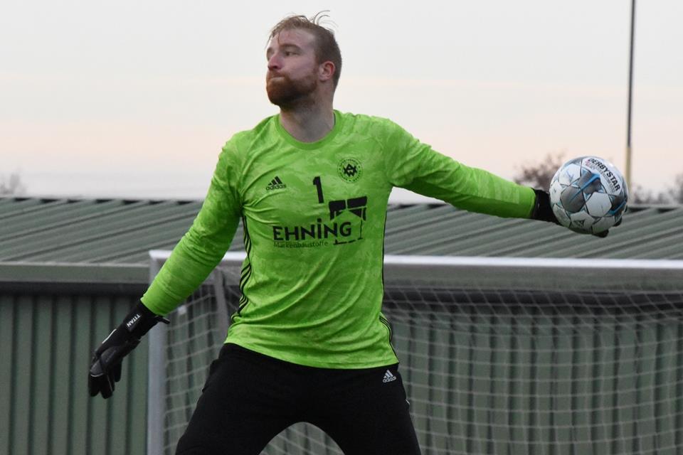Will mit Weseke in Olfen zu einem großen Wurf im Bezirksliga-Abstiegskampf ausholen: Adler-Schlussmann André Späker.