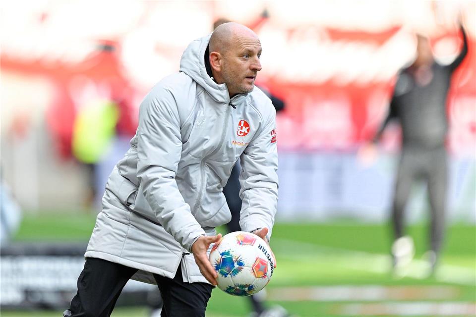 Lieberknecht rechnet mit emotionalem Pokal-Duell in Fürth Will mit seinem Team ins Pokal-Achtelfinale: FCK-Trainer Torsten Lieberknecht. Uwe Anspach/dpa