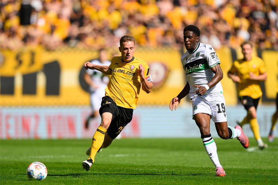 William Kokolo spielt in der kommenden Saison in Portugal. (Archivfoto)Robert Michael/dpa