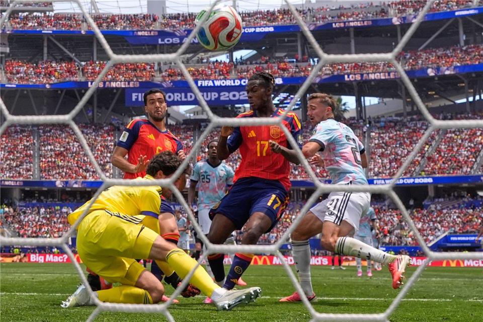 Williams hätte das 2:1 fast selbst erzielt.Mark J. Terrill/AP/dpa