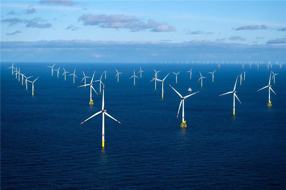 Windparks auf See sind längst etabliert – doch ihr Ausbau droht ins Stocken zu geraten. (Archivbild)Sina Schuldt/dpa