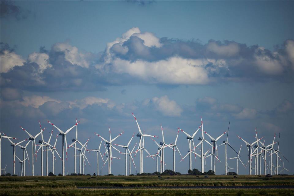Innenministerin hofft auf Windfrieden im Norden Windräder in Schleswig-Holstein konzentrieren sich in den Vorrangflächen. (Archivbild)Christian Charisius/dpa