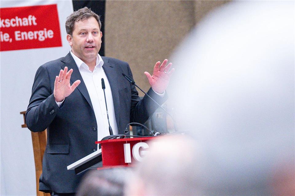 „Wir brauchen nun wirklich keine Tipps von Donald Trump“, sagt SPD-Chef Lars Klingbeil. Benjamin Westhoff/dpa