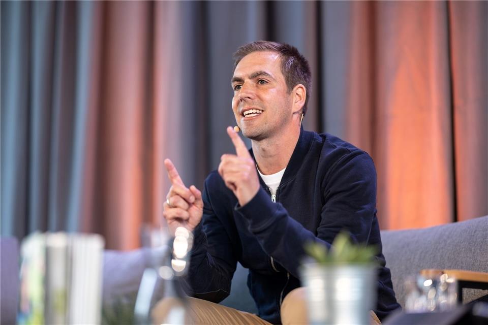 „Wir brauchen wieder eine Stimmung, in der Breitensport und Profifußball Teile eines gemeinsamen Ganzen sind“, sagt Philipp Lahm.