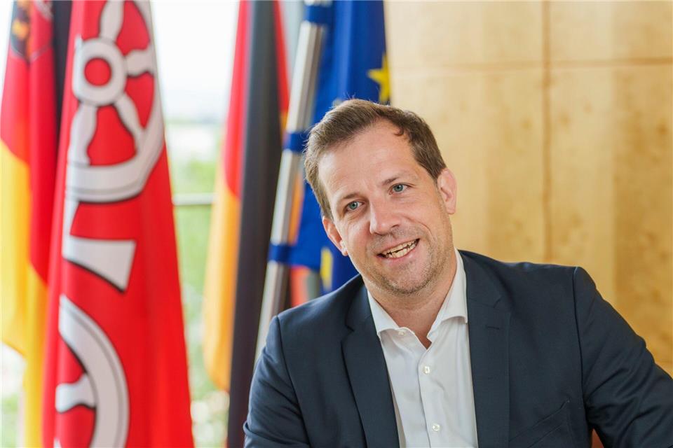 „Wir fahren mit Vollgas auf ein kommunales Finanzdesaster zu“, warnte der Mainzer Oberbürgermeister Haase im Februar. (Archivbild)Andreas Arnold/dpa