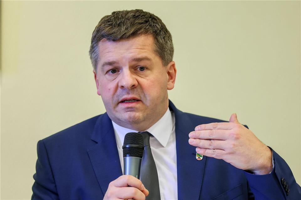 „Wir haben fleißige Menschen dort“, sagt Ministerpräsident Sven Schulze (CDU) über die Landesverwaltung. (Archivbild)Jan Woitas/dpa