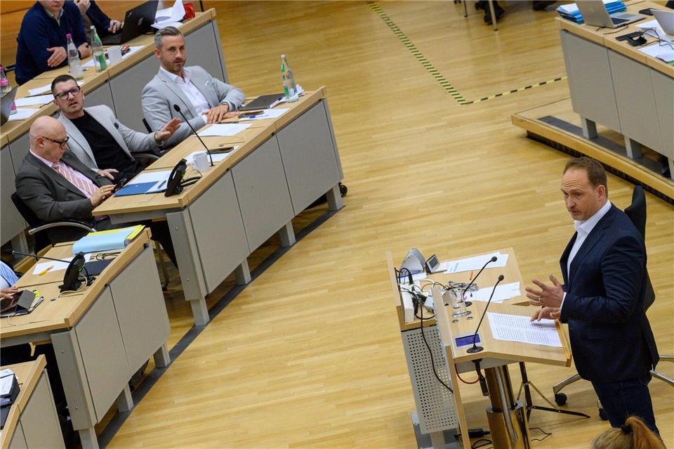 „Wir sehen hier einen dicken Filz, eine Clanstruktur“, sagte Falko Grube (SPD).Klaus-Dietmar Gabbert/dpa