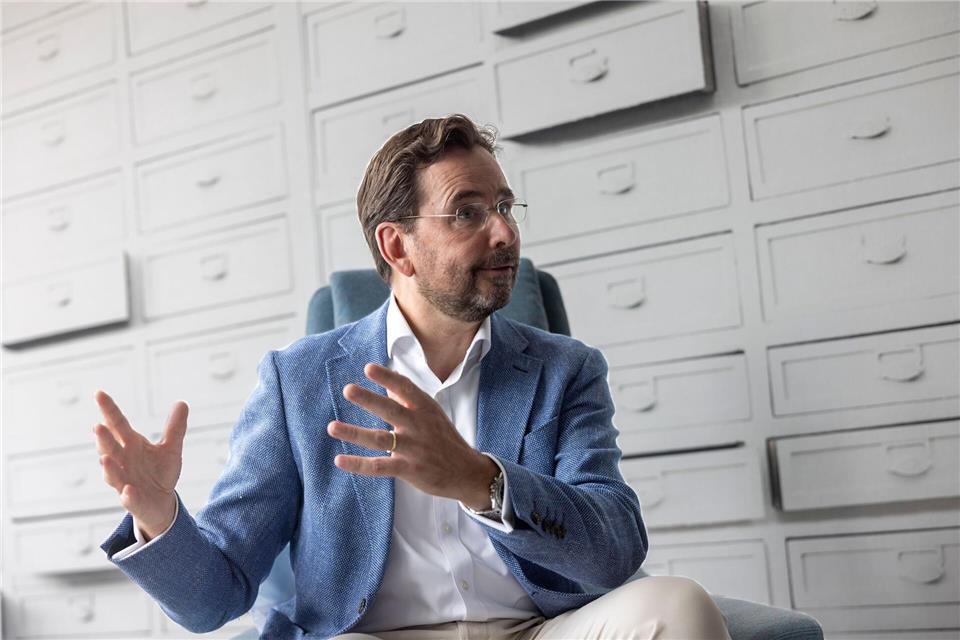 „Wir sollten nicht an Arzneimitteln sparen, sondern mit ihnen“, sagt Boehringer-Deutschlandchef Schoenmaeckers. (Archivfoto)Helmut Fricke/dpa