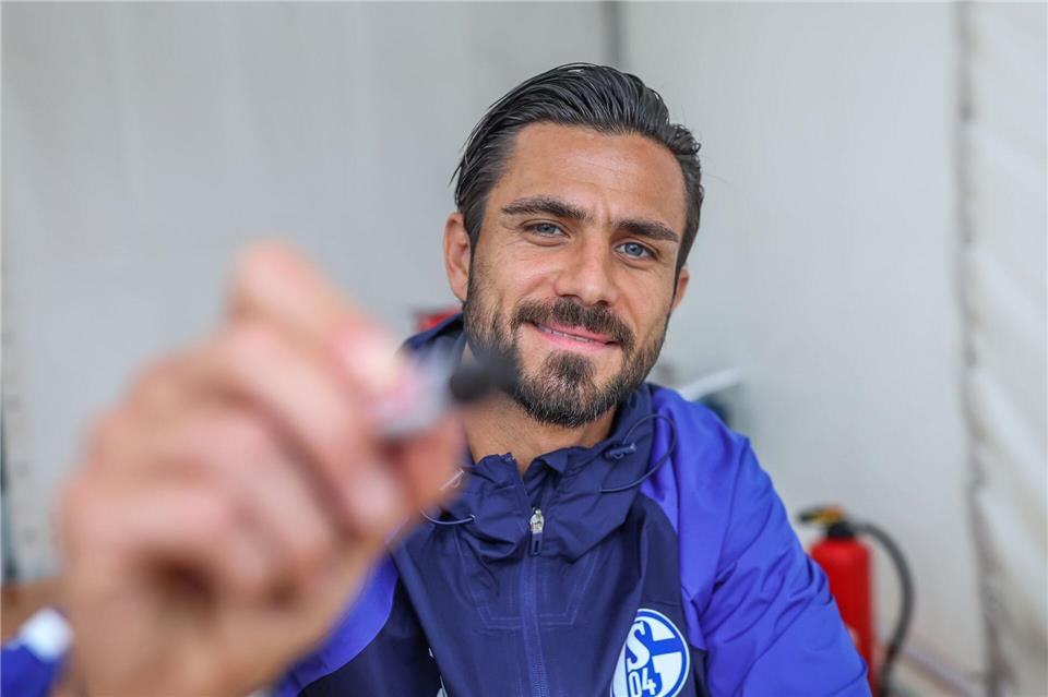Wird Co-Trainer der U14 auf Schalke: Danny Latza. (Archivbild)Tim Rehbein/dpa