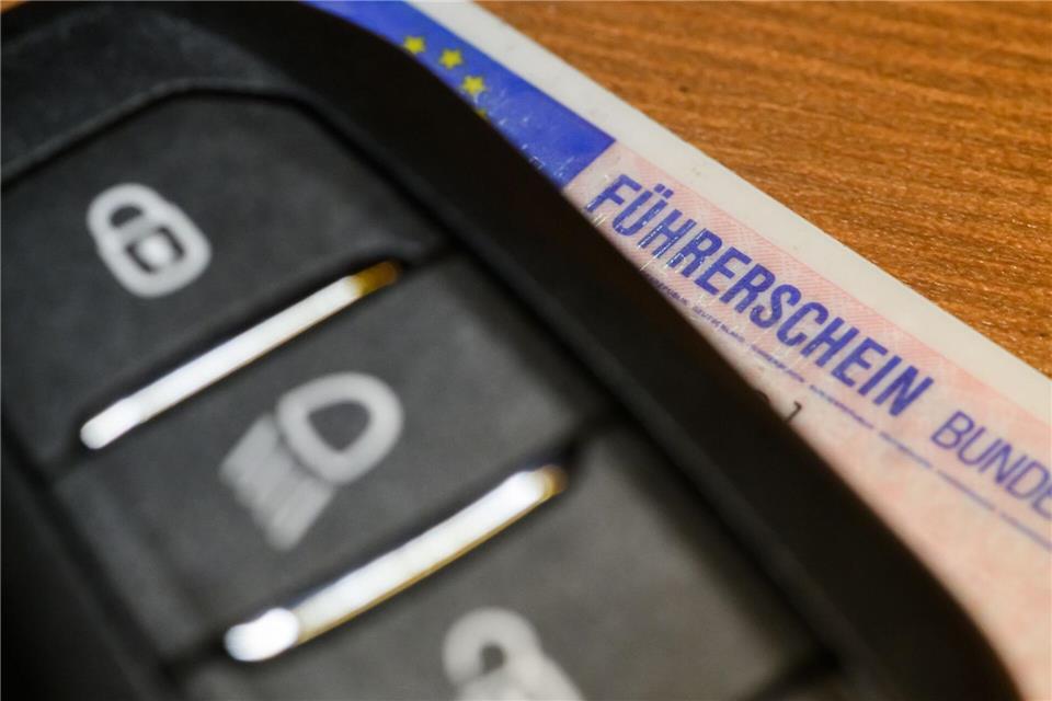 Wird der Führerschein bald günstiger? Das sind zumindest die Pläne der Bundesregierung. (Symbolbild)Robert Michael/dpa