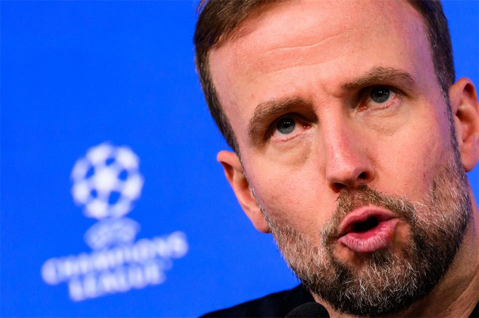 Wird mit dem VfB Stuttgart für diese Bundesliga-Saison hoch gehandelt: VfB-Trainer Sebastian Hoeneß. (Archivbild)Tom Weller/dpa