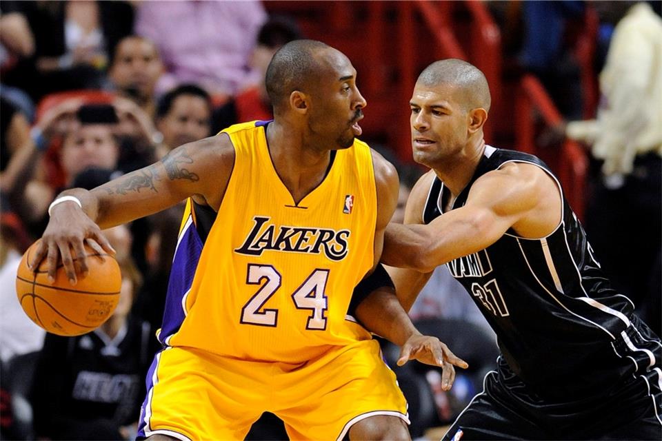 Wird mit einer Bronzestatue geehrt: Der tödlich verunglückte NBA-Superstar Kobe Bryant.