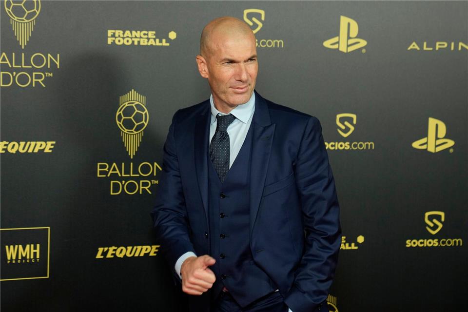 Wird nach der WM offenbar französischer Nationalcoach: Zinédine Zidane (Archivbild)Francois Mori/AP/dpa