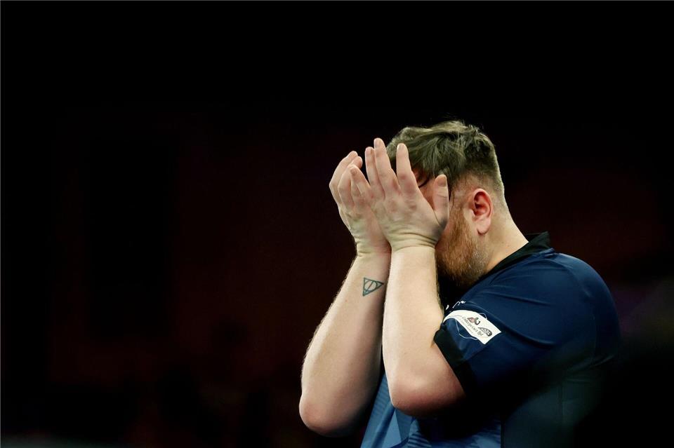 Wirkte auf der größten Darts-Bühne überfordert: Cameron Menzies.Steven Paston/PA Wire/dpa