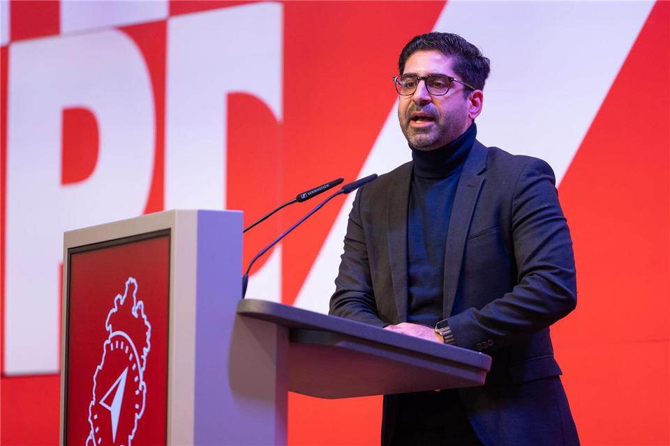 SPD schwört sich auf Kommunalwahlkampf ein  Wirtschaftsminister Kaweh Mansoori geht es nach eigenen Worten „immer um die Verteidigung des Wohlstands der breiten Mitte“.Christian Lademann/dpa
