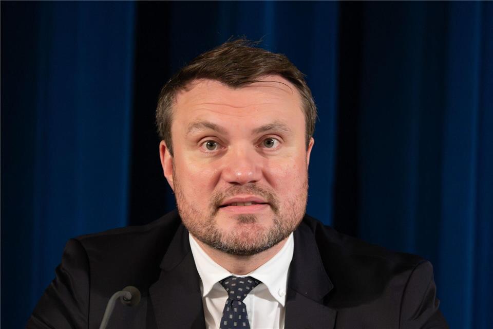 Wirtschaftsminister Keller will öffentliche Auftragsvergaben vereinfachen. (Archivbild)Soeren Stache/dpa