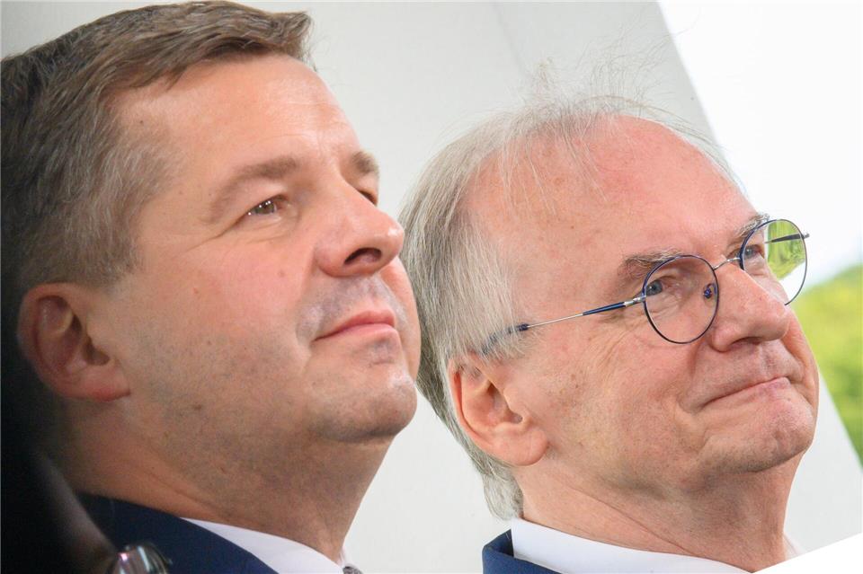 Wirtschaftsminister Sven Schulze (links) soll statt Ministerpräsident Reiner Haseloff als Spitzenkandidat für die CDU in den Landtagswahlkampf gehen. (Archivbild)Klaus-Dietmar Gabbert/dpa