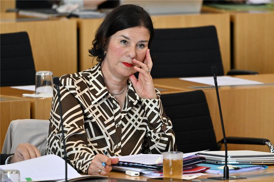 Wirtschaftsministerin Boos-John (CDU) sieht den EU-Vorschlag zum Verbrenner-Aus mit gemischten Gefühlen: Deutsche Autobauer bräuchten vor allem bessere wirtschaftliche Rahmenbedingungen. (Archivbild)Martin Schutt/dpa
