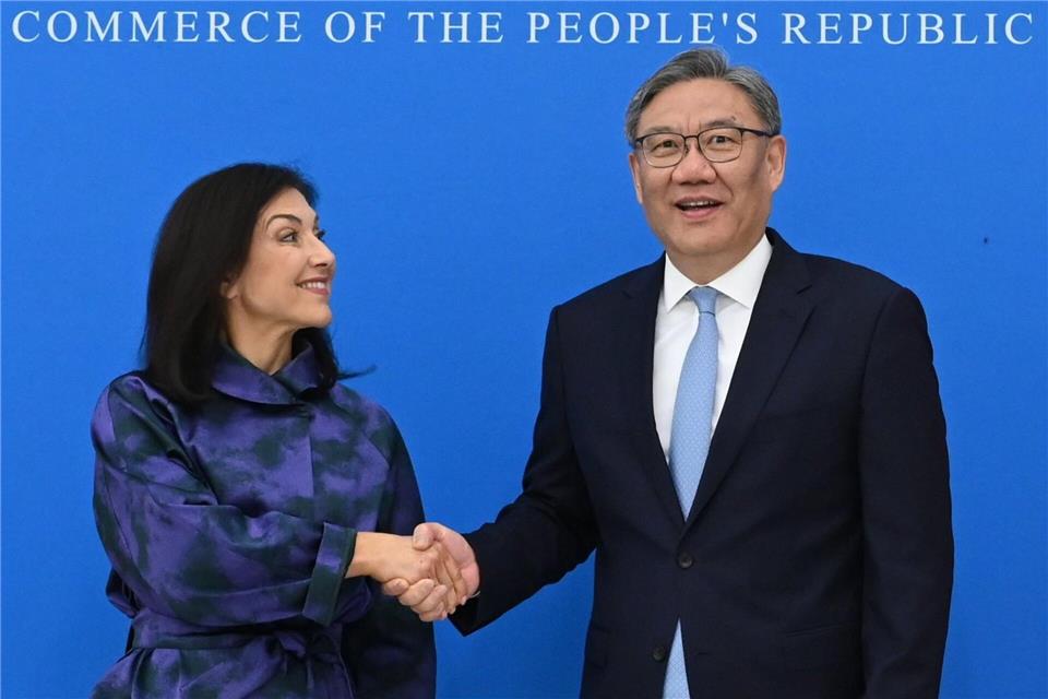 Wirtschaftsministerin Reiche traf Chinas Handelsminister Wang.Johannes Neudecker/dpa