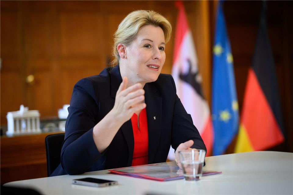 Wirtschaftssenatorin Giffey will kommende Woche in Polen für den Investitionsstandort Berlin werben. (Archivbild)Bernd von Jutrczenka/dpa