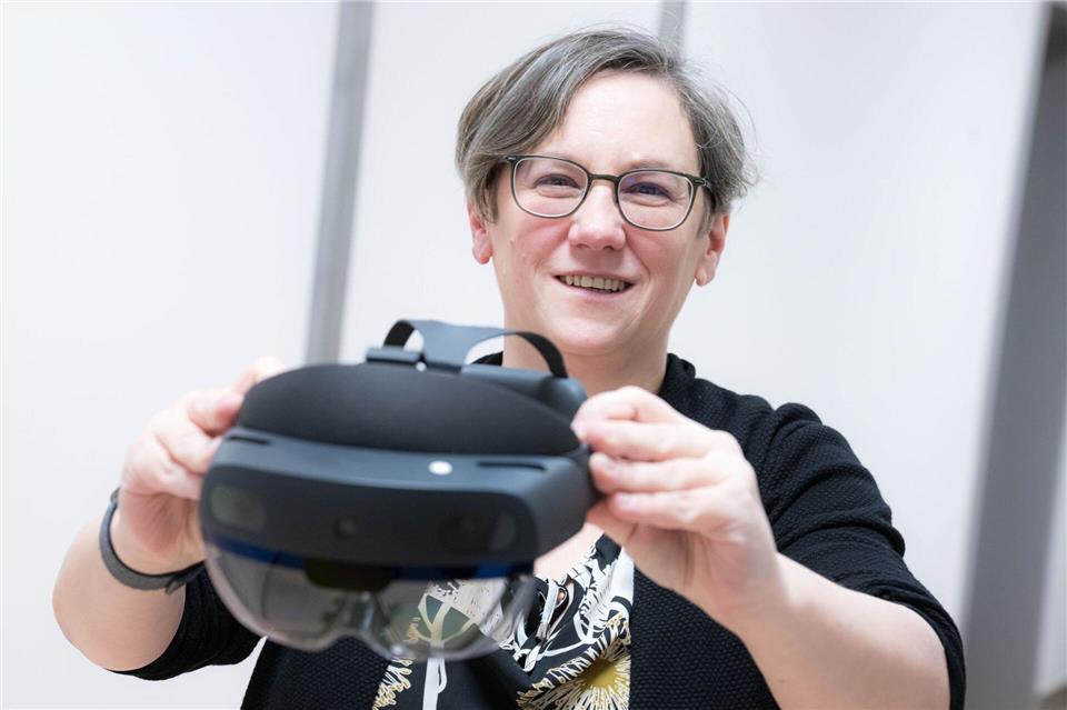 Wissenschaftlerin Verena Uslar tüftelt an Technologien, die bei der Planung und Durchführung von Operationen helfen.Sina Schuldt/dpa