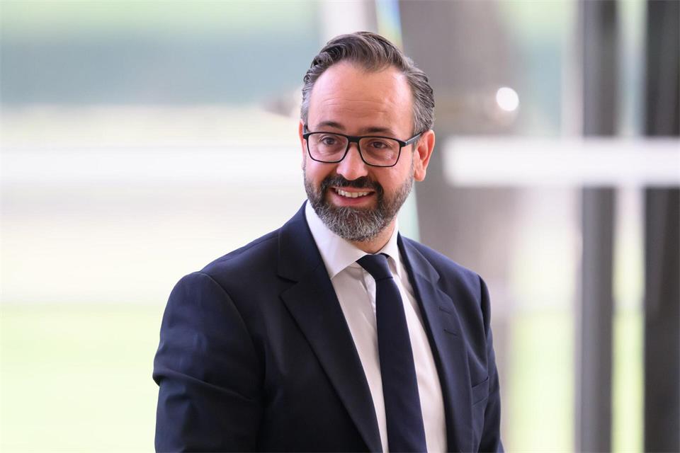 Wissenschaftsminister Sebastian Gemkow (CDU) informiert über Millionen-Investitionen in Wissenschaft und Forschung am Standort Südwestsachsen (Archivbild). Robert Michael/dpa