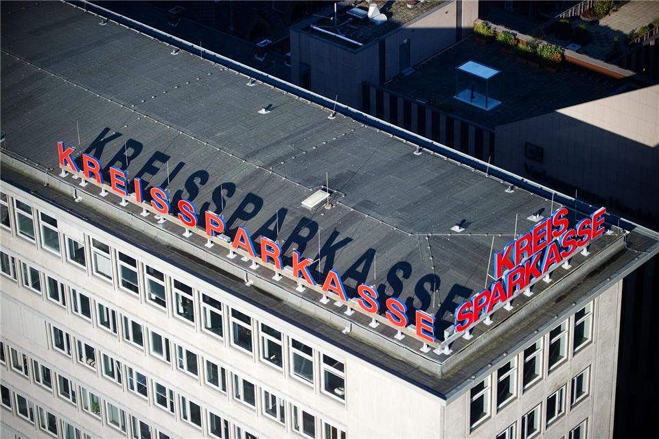 Witwe verliert Prozess gegen Kreissparkasse. (Symbolbild)Jan-Philipp Strobel/dpa