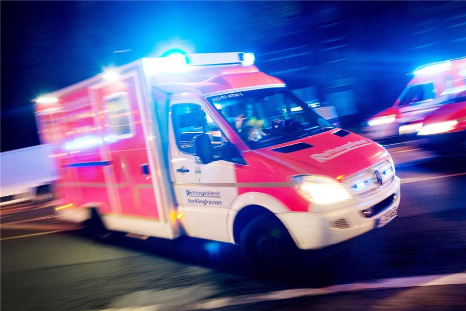 Berufe mit Konfliktpotenzial: Wie man standhält Wo Menschen in emotionalen Ausnahmesituationen sind, Ängste oder Schmerzen haben, kommt Gewalt oft häufiger vor.picture alliance/dpa