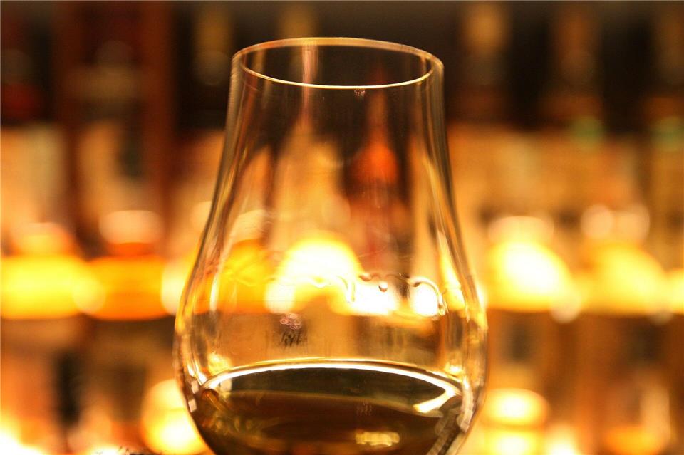 Wo ist der Whiskey? Der Verbleib von 46 Flaschen erhitzt im Gemeinderat von Appenweier die Gemüter. (Symbolbild)David Cheskin/Press Association/dpa