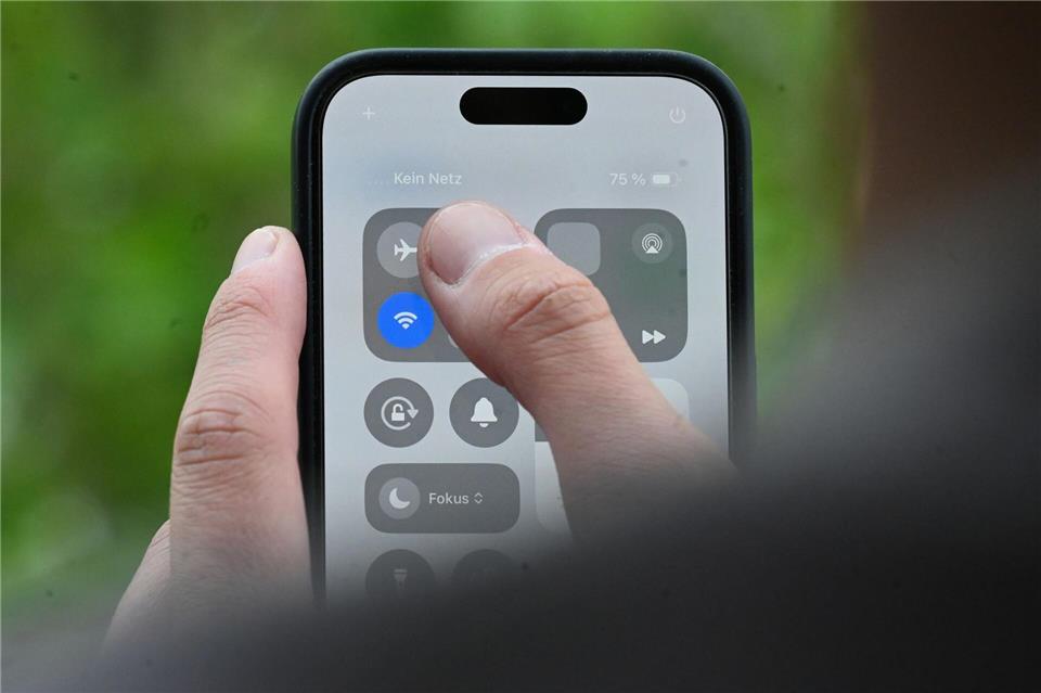 Wo ist es denn, das gute Netz? (Archivbild)David Hammersen/dpa