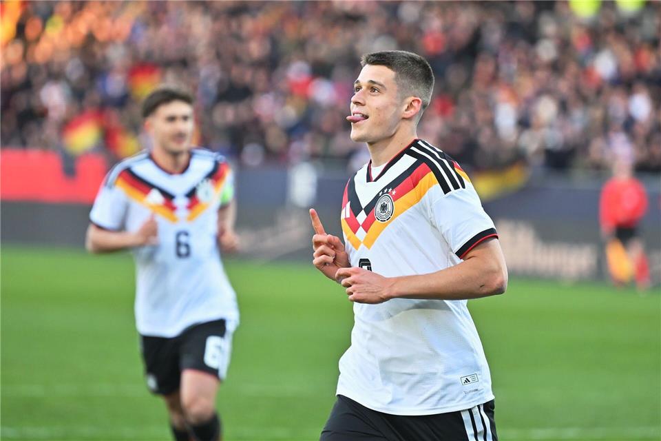 Wo liegt die Nationalteam-Zukunft von Nicolo Tresoldi (r).Swen Pförtner/dpa