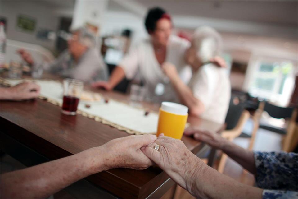Wo man wohnt, möchte man sich wohlfühlen: Das gilt natürlich auch im Pflegeheim. picture alliance/dpa