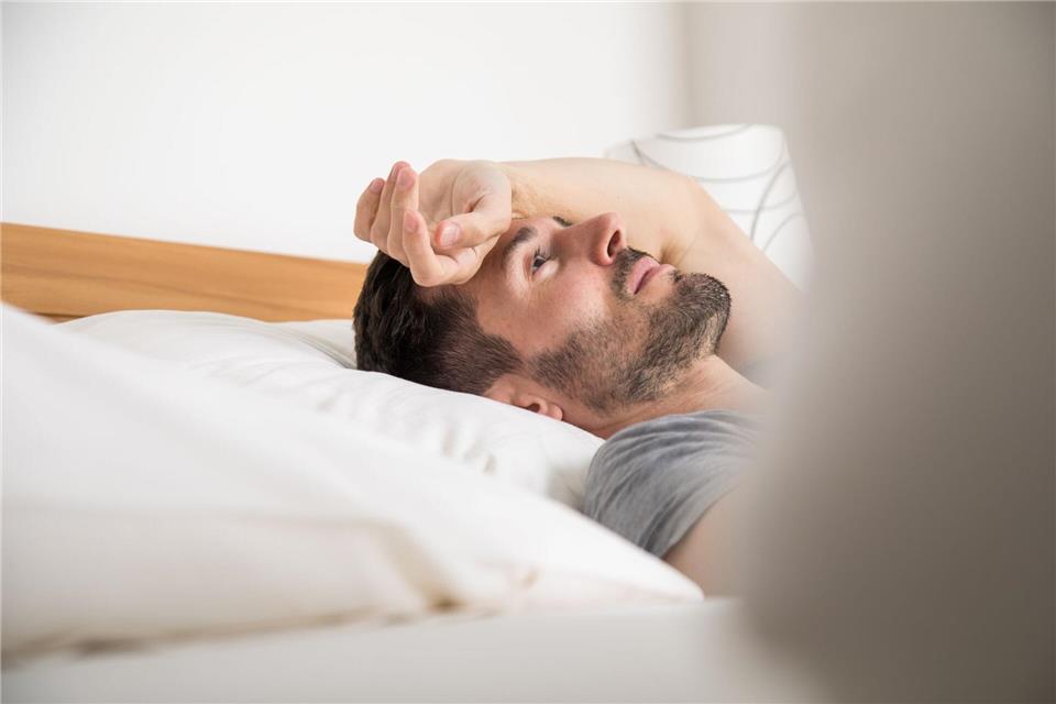 Wochenlang antriebslos, erschöpft und freudlos? Geht es einem so, sollte man eher an eine Depression als an Frühjahrsmüdigkeit denken.Christin Klose/dpa-tmn