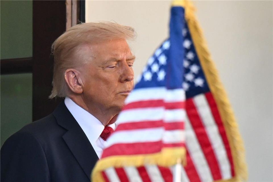 Wochenlang zeigte US-Präsident Trump Verständnis für die Ukraine, nun vertritt er eher Moskauer Forderungen. Lukas Coch/AAP/dpa