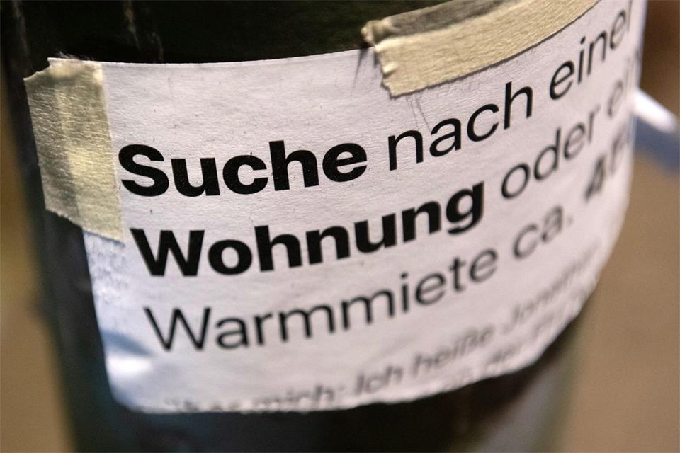 Wohnungen für Studierende sind auch in Mecklenburg-Vorpommern erneut teurer geworden. (Symbolbild)Paul Zinken/dpa