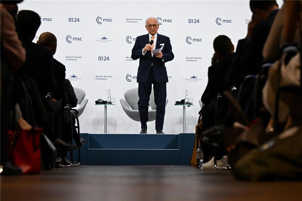 Wolfgang Ischinger bleibt vorerst der Leiter der Münchner Sicherheitskonferenz. Wann Ex-Nato-Generalsekretär Stoltenberg sein Amt antritt, ist weiter offen.  Sven Hoppe/dpa