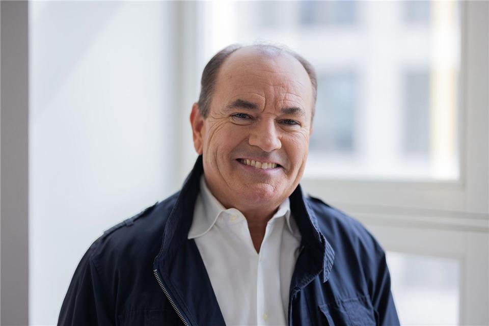 Wolfram Kons gibt seine Erfahrungen als Vater gern weiter. (Archivbild)Rolf Vennenbernd/dpa