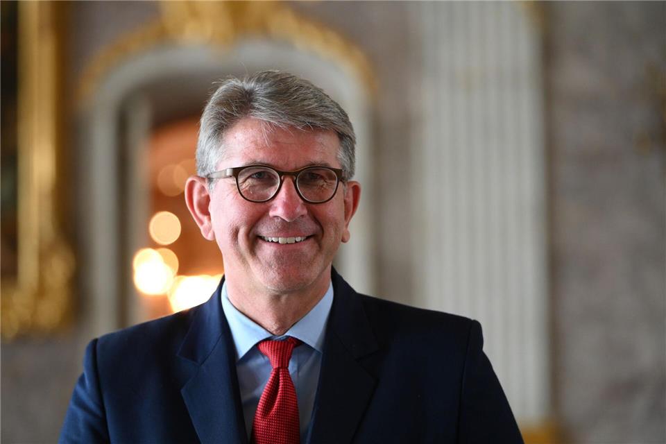 Weimer und sein „Weimatar“: Doppelter Kulturstaatsminister Wolfram Weimer (hier in echt) freut sich über seine KI-generierte Avatar-Version „Weimatar“. (Archivbild)Malin Wunderlich/dpa